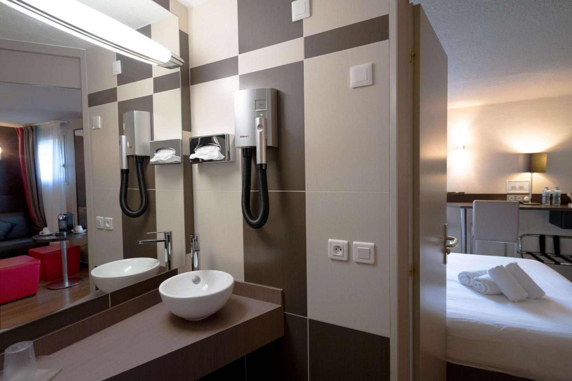 Best Western L'Atelier 117 Maubeuge Buitenkant foto