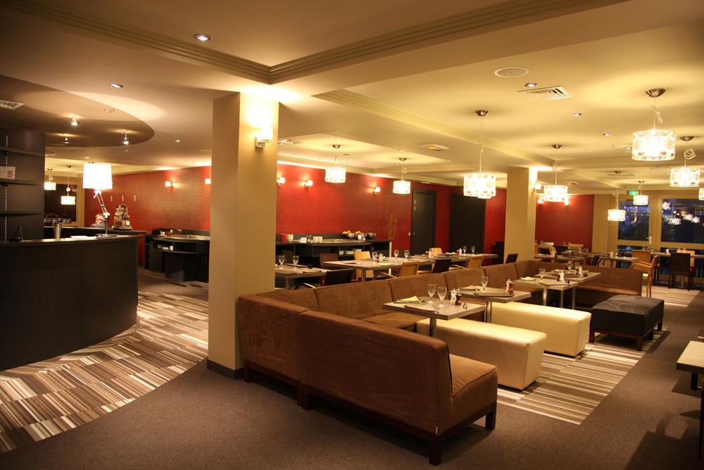 Best Western L'Atelier 117 Maubeuge Restaurant foto